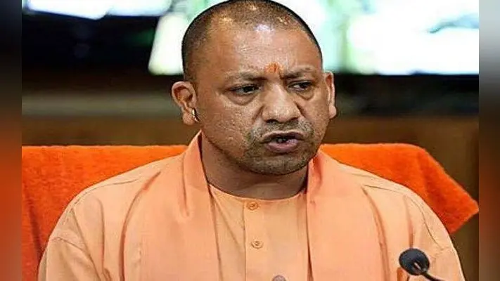 Corona Vaccination in UP : तीसरी लहर के लिए सीएम योगी ने उठाया ये कदम, यूपी में आज से सभी 75 जिलों में 18 प्लस को लगेगा वैक्सीन