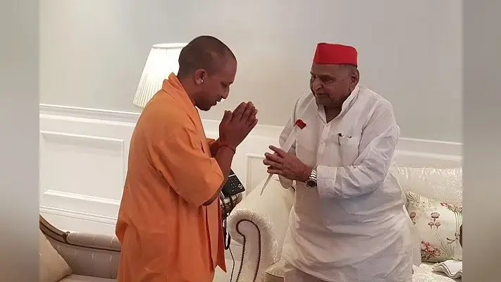 Lucknow News: सपा सुप्रीमो अखिलेश यादव से पहले CM योगी आदित्यनाथ ने दी धरती पुत्र मुलायम सिंह यादव को बधाई