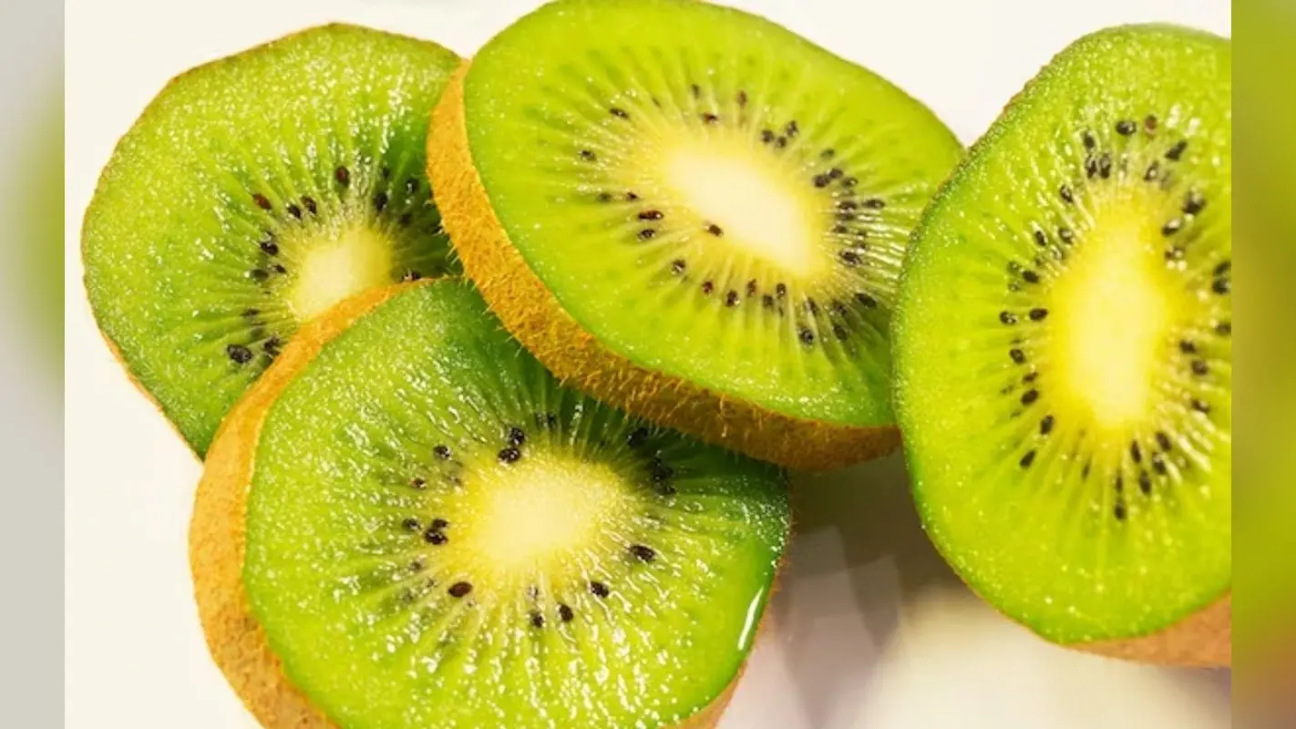 Kiwi Fruit Benefits: ये फल सेहत के लिए है वरदान, जानें इसके 5 फायदे