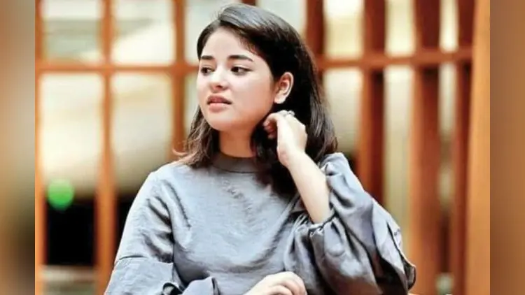 जायरा वसीम ने टिड्डियों के हमले को लेकर लिखी ऐसी बात, मचा बवाल तो डिलीट किया ट्विटर अकाउंट