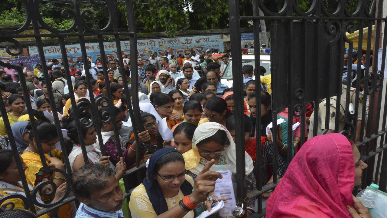 बिहार शिक्षक भर्ती परीक्षा: एक मुन्ना भाई व 23 संदिग्ध पकड़ाए, आज सबसे अधिक 8.10 लाख
परीक्षार्थी होंगे शामिल