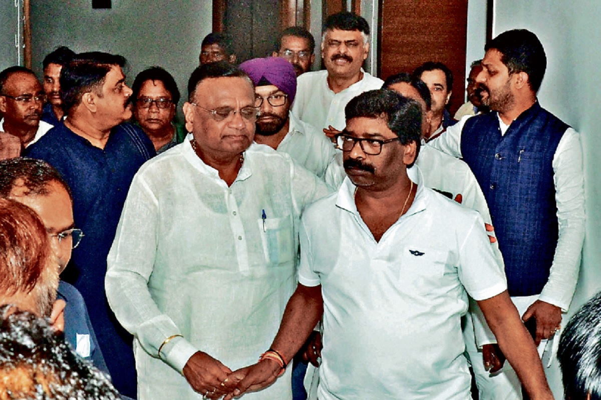 Jharkhand News: झारखंड की राजनीति गरम, UPA ने राज्यपाल पर उठाया सवाल, भाजपा को भी घेरा