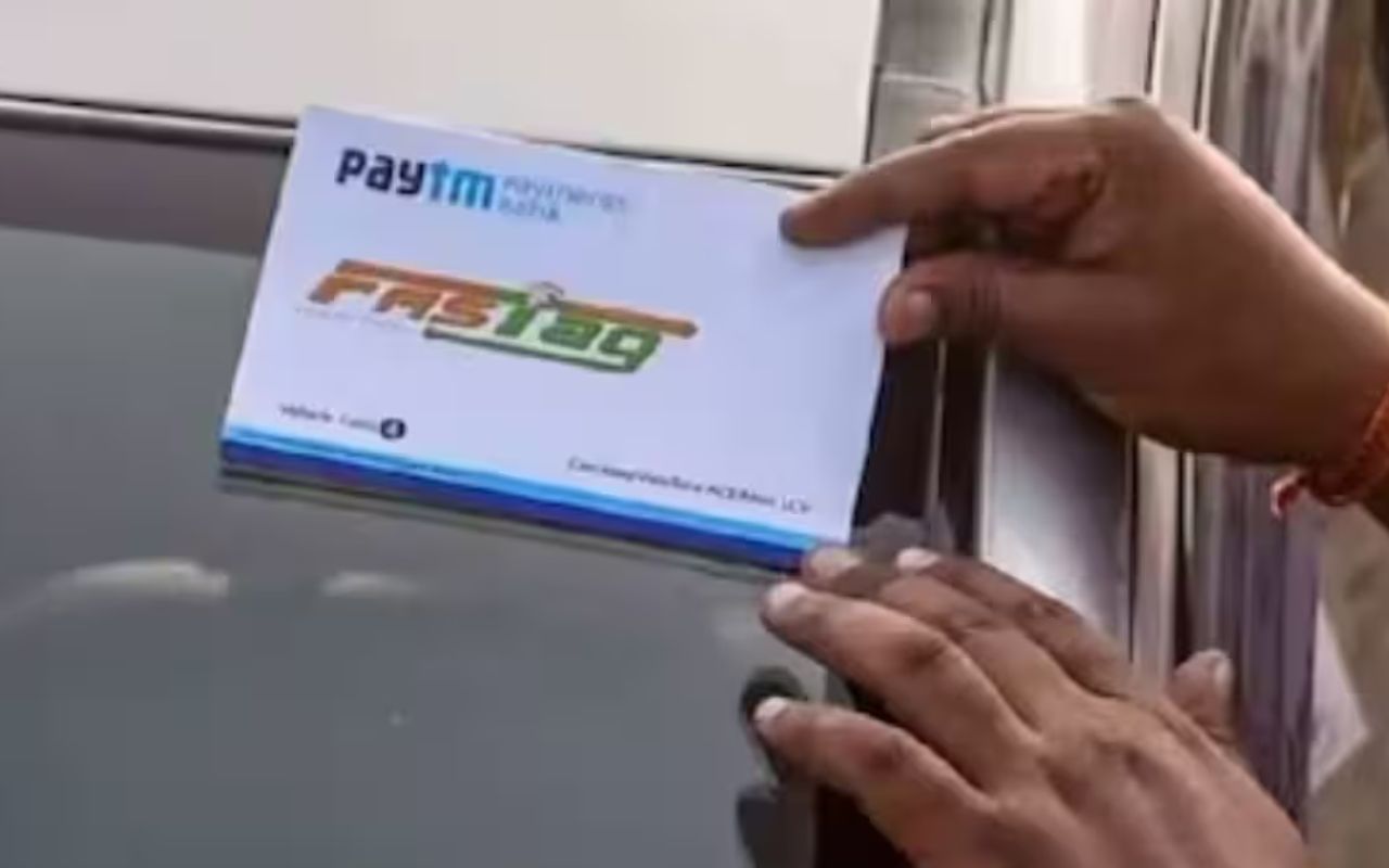 FASTag: ‘एक वाहन, एक फास्टैग’ के लिए बढ़ सकता है डेडलाइन, Paytm बना परेशानी का सबब!