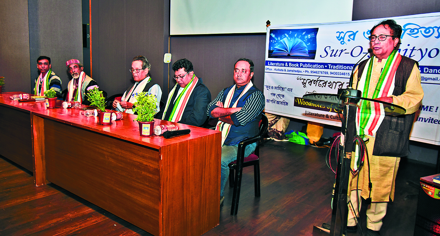 जमशेदपुर : सुवर्णरेखा नगरी में कवि और कविताओं का संगम, एक तरफ लाइव पेंटिंग, तो दूसरी तरफ कविताओं की बही रसधार