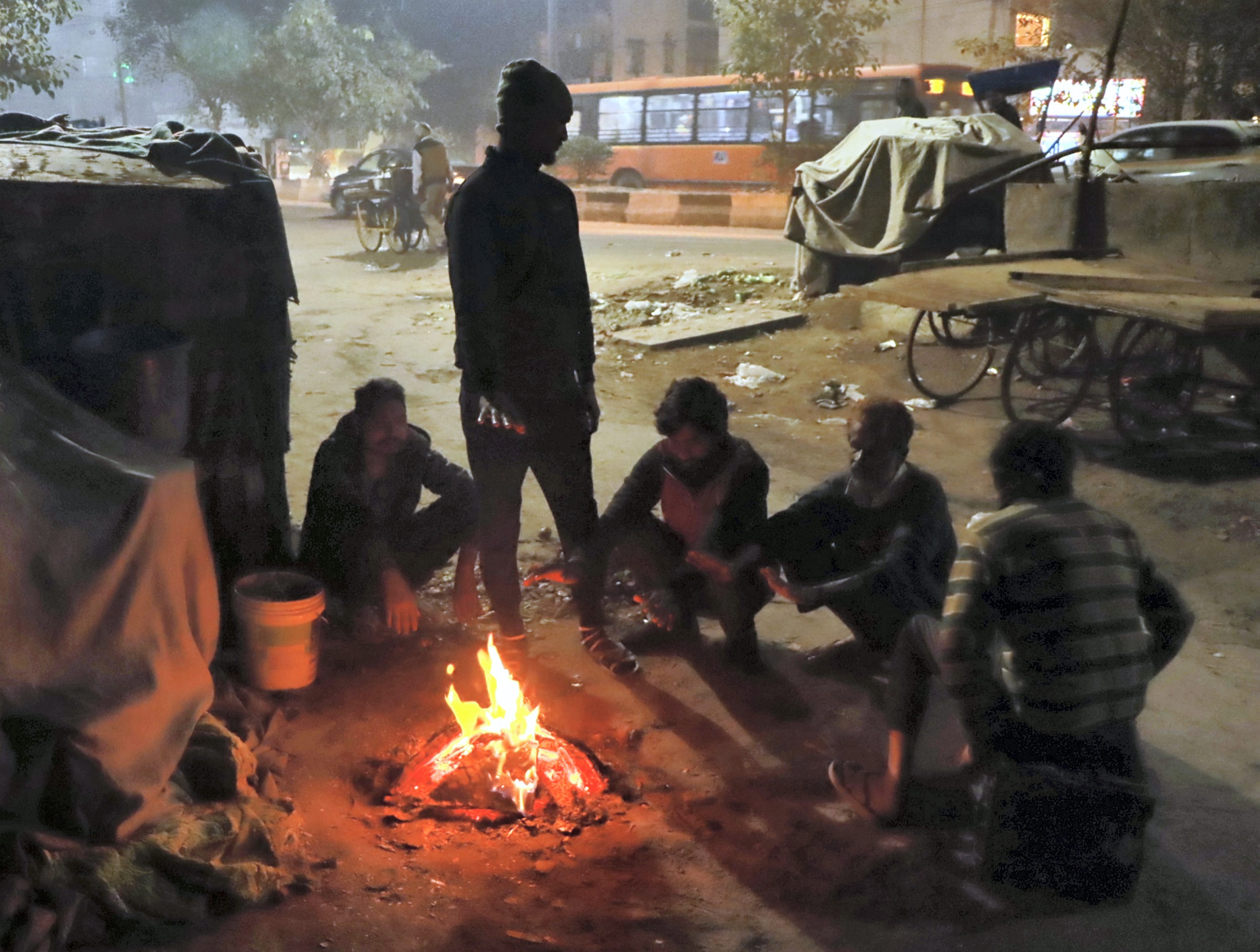 Weather Forecast: इन राज्यों में पड़ेगी कड़ाके की सर्दी, यहां होगी बारिश, जानें अपने शहर का मौसम