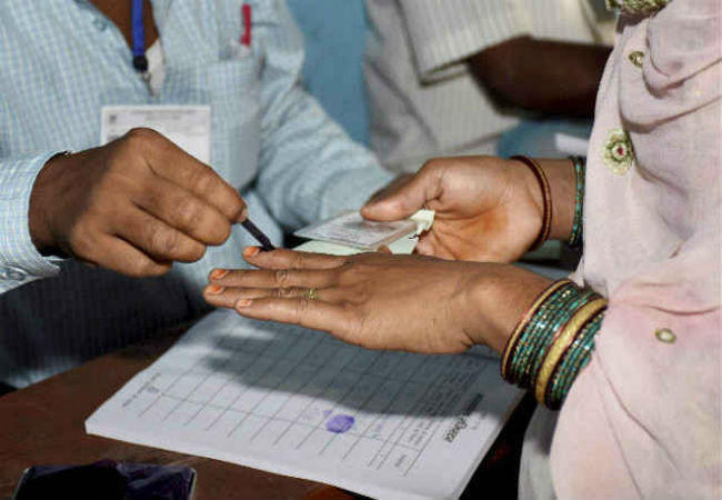 बिहार में 10 जनवरी तक अधिकारियों के ट्रांसफर पर रोक, पढ़ें