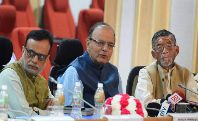 केंद्र, राज्यों ने जीएसटी दर पर फैसला अगले महीने के लिए टाला