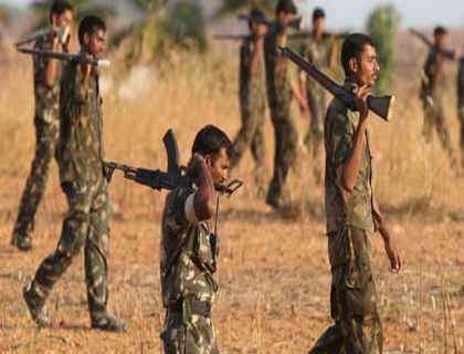 जंगल में नाच देख रहे थे नक्सली और…
