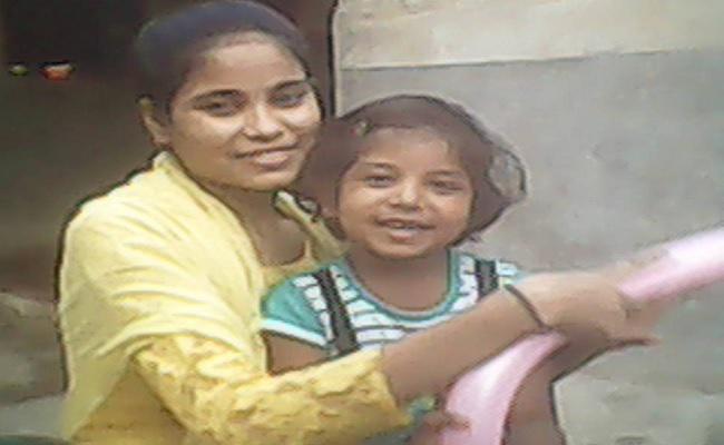 एसिड अटैक मामले में मृत सलमा के घर में घुस कर आरोपित ने धमकाया