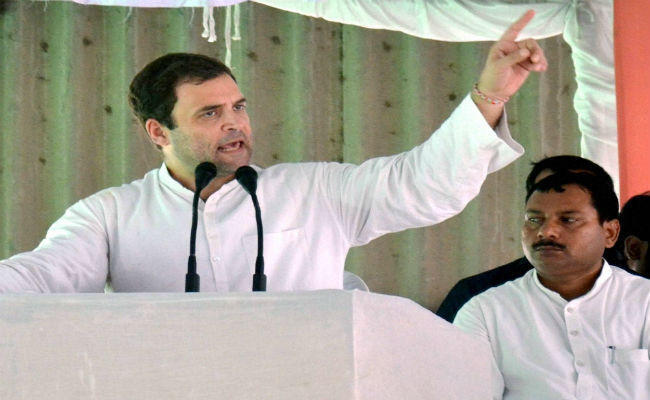 अपराधियों को संरक्षण दे रही है अखिलेश सरकार : राहुल