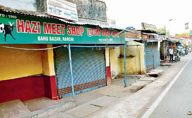 रांची : दुकानें बंद, बेरोजगारी बढ़ी, मटन-चिकन महंगे