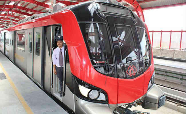 लखनऊ को मिली मेट्रो की सौगात, राजनाथ व योगी ने किया बड़ा एलान