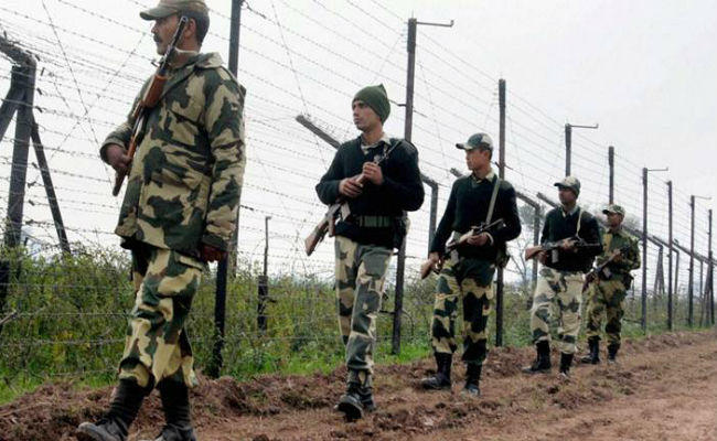 जम्मू-कश्मीर : सुरक्षाबलों ने रात को 4 और सुबह 2 आतंकियों को किया ढेर