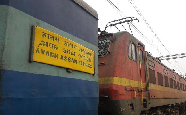 बिहार : अवध-असम एक्सप्रेस से 800 कारतूसों के साथ एक व्यक्ति गिरफ्तार