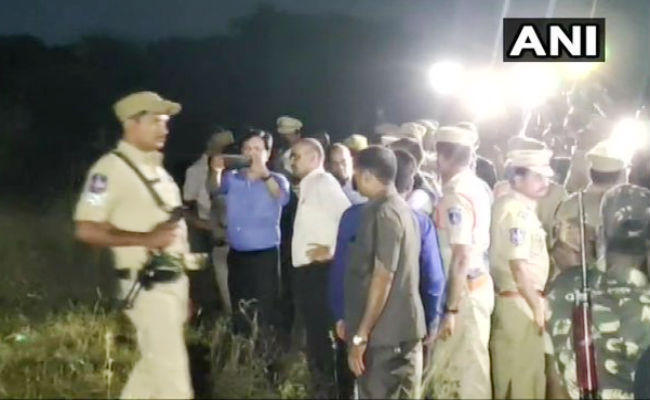 हैदराबाद मामला : रेपिस्ट के एन्काउंटर स्पॉट पर पहुंची मानवाधिकार आयोग की टीम