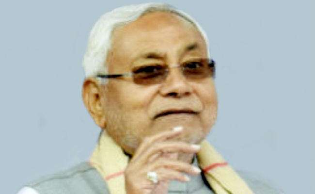 मुख्यमंत्री ने AES प्रभावित क्षेत्र का किया दौरा, जागरूकता को लेकर शुरू की ”मोबाइल वाणी”