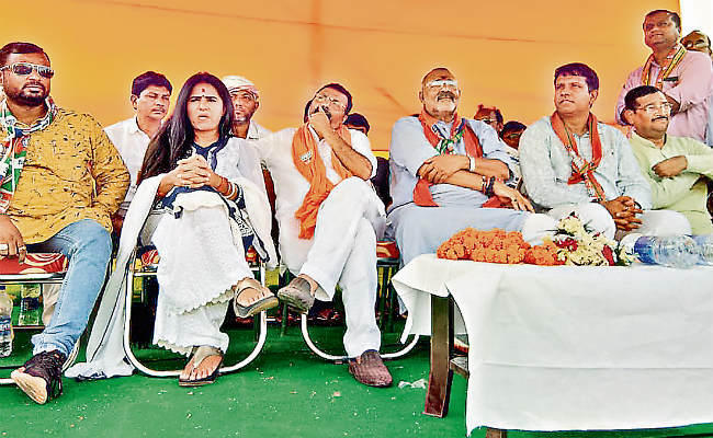 सारठ : झारखंडी विपक्ष को हेलीकॉप्टर में बांध कर पाकिस्तान भेज देंगे लाशें गिनने : गिरिराज