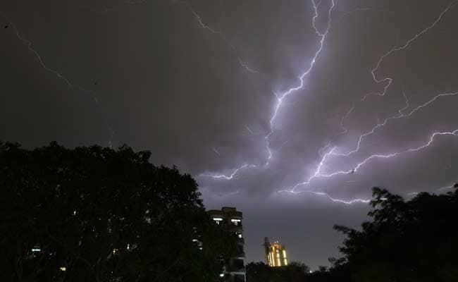 बंगाल की खाड़ी में चक्रवात, आज भारी बारिश की संभावना