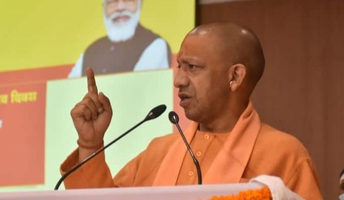 पूर्वांचल एक्सप्रेसवे पर सीएम योगी देख रहे थे एयर शो और कानपुर में मचा था बवाल, वजह उनकी ‘सदैव तत्पर पुलिस’