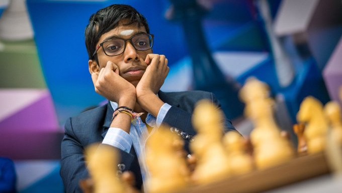 CHESS: विश्व चैंपियन को हराकर Praggnanandhaa बने नंबर-1, आनंद को छोड़ा पीछे