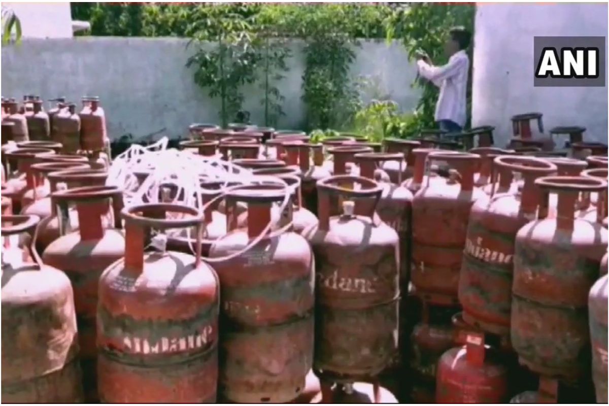 West Bengal : गैस कनेक्शन के लिये बायोमेट्रिक करवाने की न करें हड़बड़ी, सरकार ने बढ़ाई अवधि