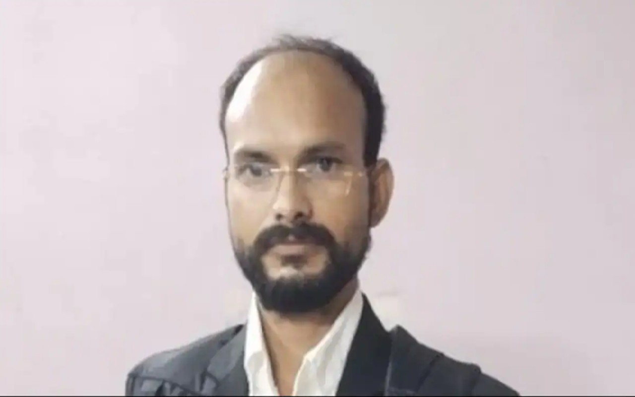 मध्य प्रदेश का गरीब विधायक! रहते हैं मिट्टी के घर में, पानी टपकता है छत से, कभी करते थे मजदूरी