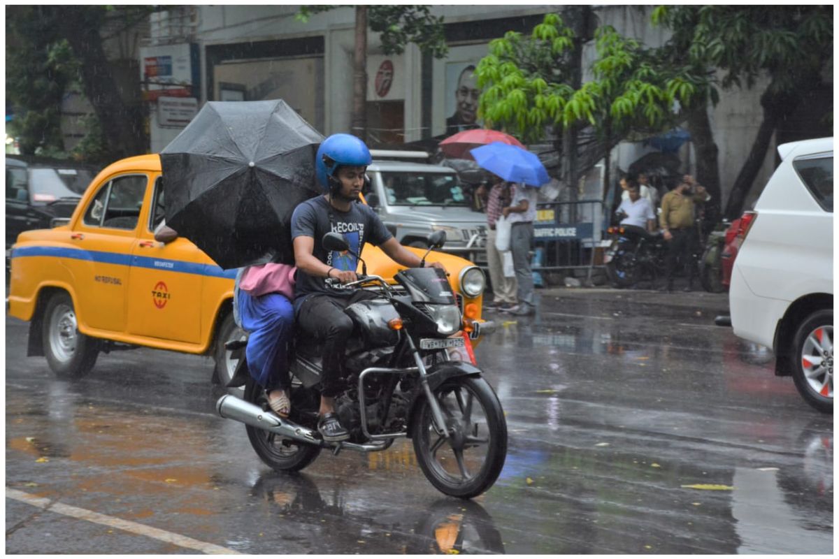 Bengal Weather Forecast :बंगाल में तेजी से बदलेगा हवा का रुख,बुधवार से कोलकाता समेत जिलों में बारिश का अनुमान