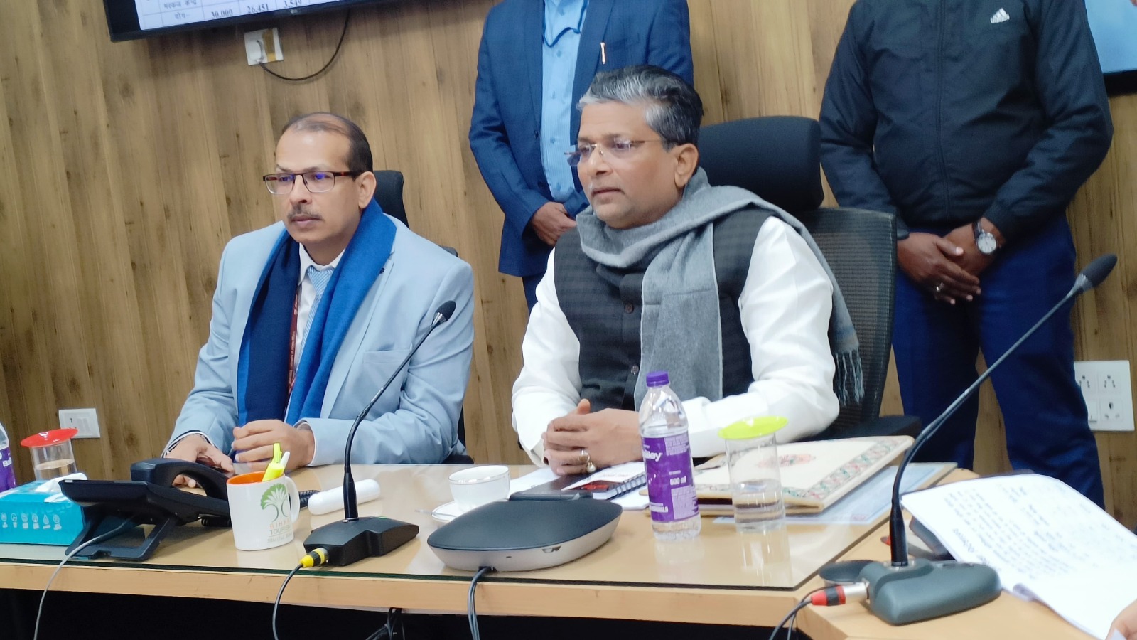 केके पाठक से मिले नए शिक्षा मंत्री आलोक मेहता, बोले- थोड़ी कड़वी लग सकती है, पर दवा का काम करेगी…