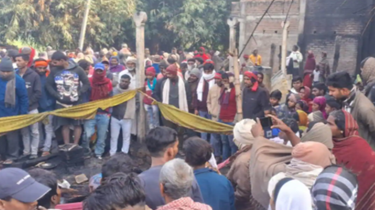बिहार: बेगूसराय में एक परिवार के चार लोग जले जिंदा, पति- पत्नी और दो बच्चों की हुई मौत