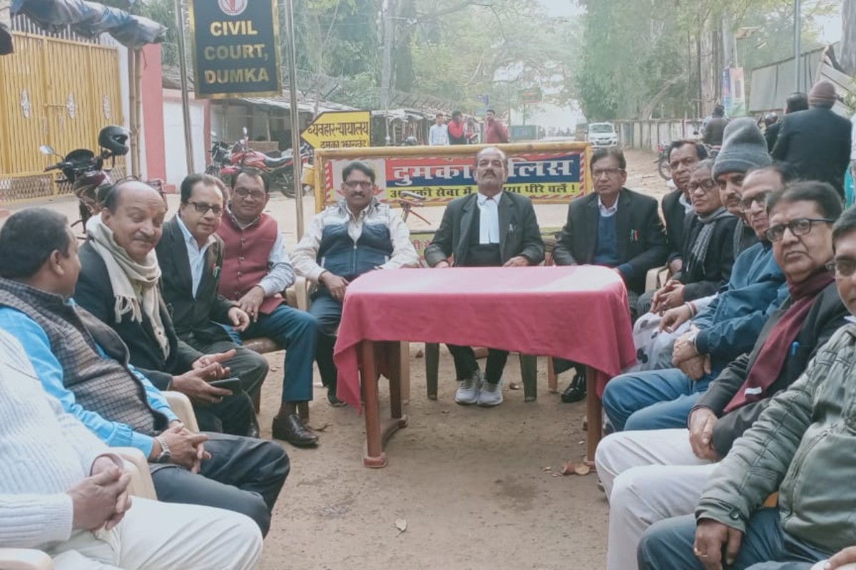 दुमका : अधिवक्ता हाइकोर्ट बेंच की मांग को लेकर आज करेंगे मौन प्रदर्शन