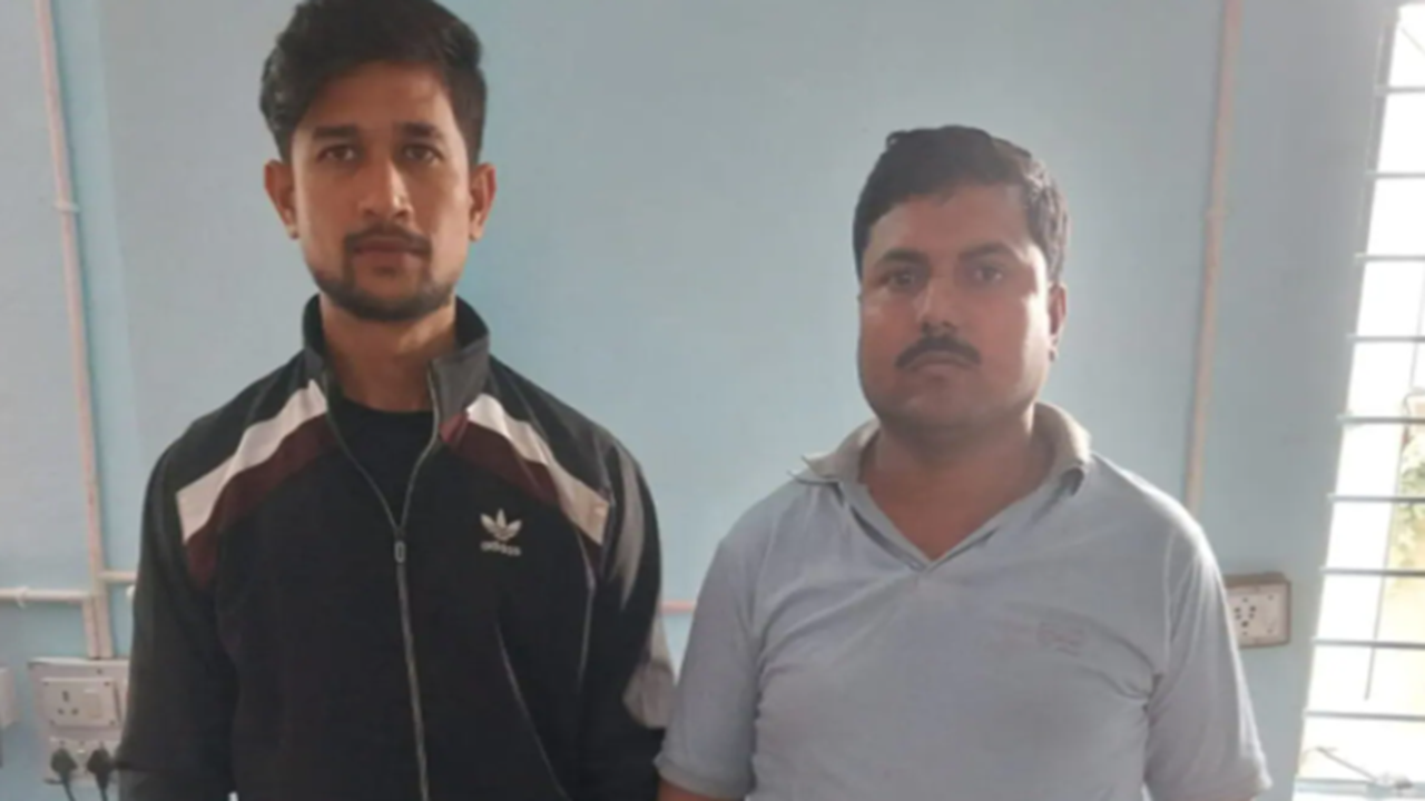 बिहार: कपड़ा दुकानदार और मोबाइल व्यापारी को चोर के चक्कर में पुलिस ने दबोचा, जानिए वजह