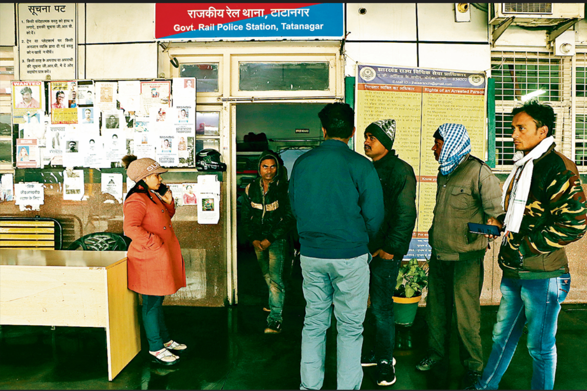 उत्कल एक्सप्रेस हादसा अपडेट: ट्रेन से उतरते ही चपेट में आ गए थे चारों, ��भी मृतकों की हुई पहचान