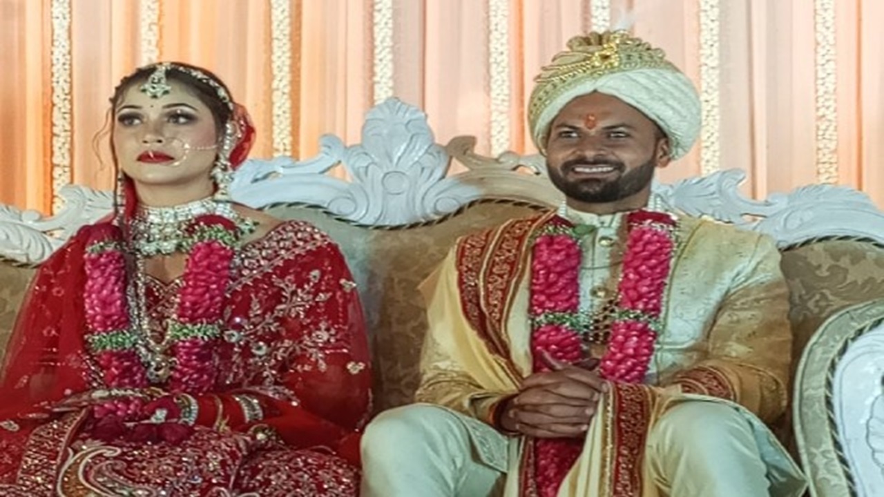 बिहार: क्रिकेटर मुकेश कुमार के रिसेप्शन पार्टी की भव्य तैयारी, कई सेलिब्रिटी होंगे शामिल, देखें तस्वीरें