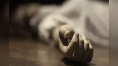 फैन की सफाई कर रही महिला की करेंट लगने से मौत