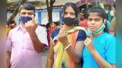 सातवें चरण में 76.90% वोटिंग, दक्षिण दिनाजपुर टॉप पर और दक्षिण कोलकाता के मतदाता सबसे सुस्त