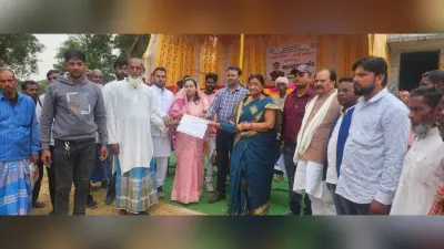 धनबाद : शिविर में गुरुजी स्टूडेंट क्रेडिट कार्ड के एक साथ 250 आवेदन जमा