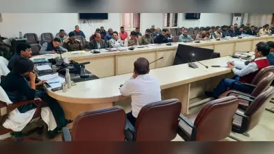 अलीगढ़ में 105 परियोजनाएं लेट लतीफी का शिकार, परियोजना प्रबंधकों को लगी फटकार