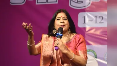 पटना के पुस्तक मेला में पद्मश्री मालिनी अवस्थी की देखें PHOTOS, महिला नेतृत्व कार्यक्रम में गाए अपने लिखे गीत