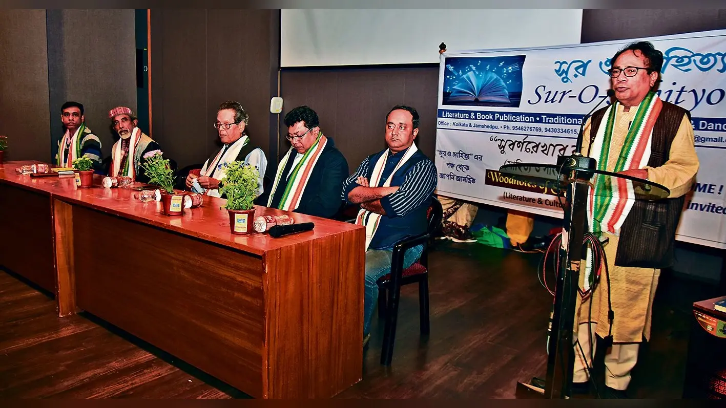 जमशेदपुर : सुवर्णरेखा नगरी में कवि और कविताओं का संगम, एक तरफ लाइव पेंटिंग, तो दूसरी तरफ कविताओं की बही रसधार