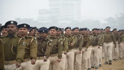 बिहार: गणतंत्र दिवस समारोह को लेकर गांधी मैदान में परेड की रिहर्सल शुरू, घने कोहरे के बीच देखिए जवानों का जोश