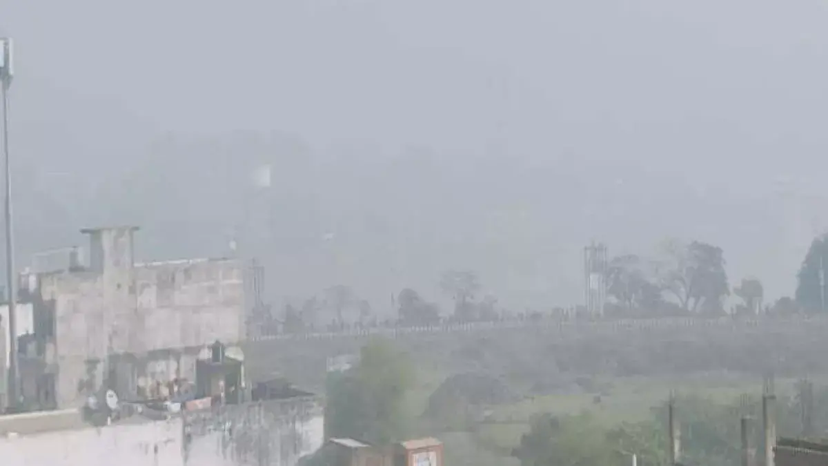पूर्वी यूपी में पछुवा हवाओं ने बढ़ाई ठंड, Gorakhpur में हल्की वर्षा