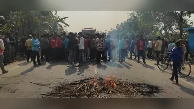 मैट्रिक परीक्षा देने जा रहे छात्र की हादसे में मौत, विरोध में सड़क जाम, हंगामा व आगजनी