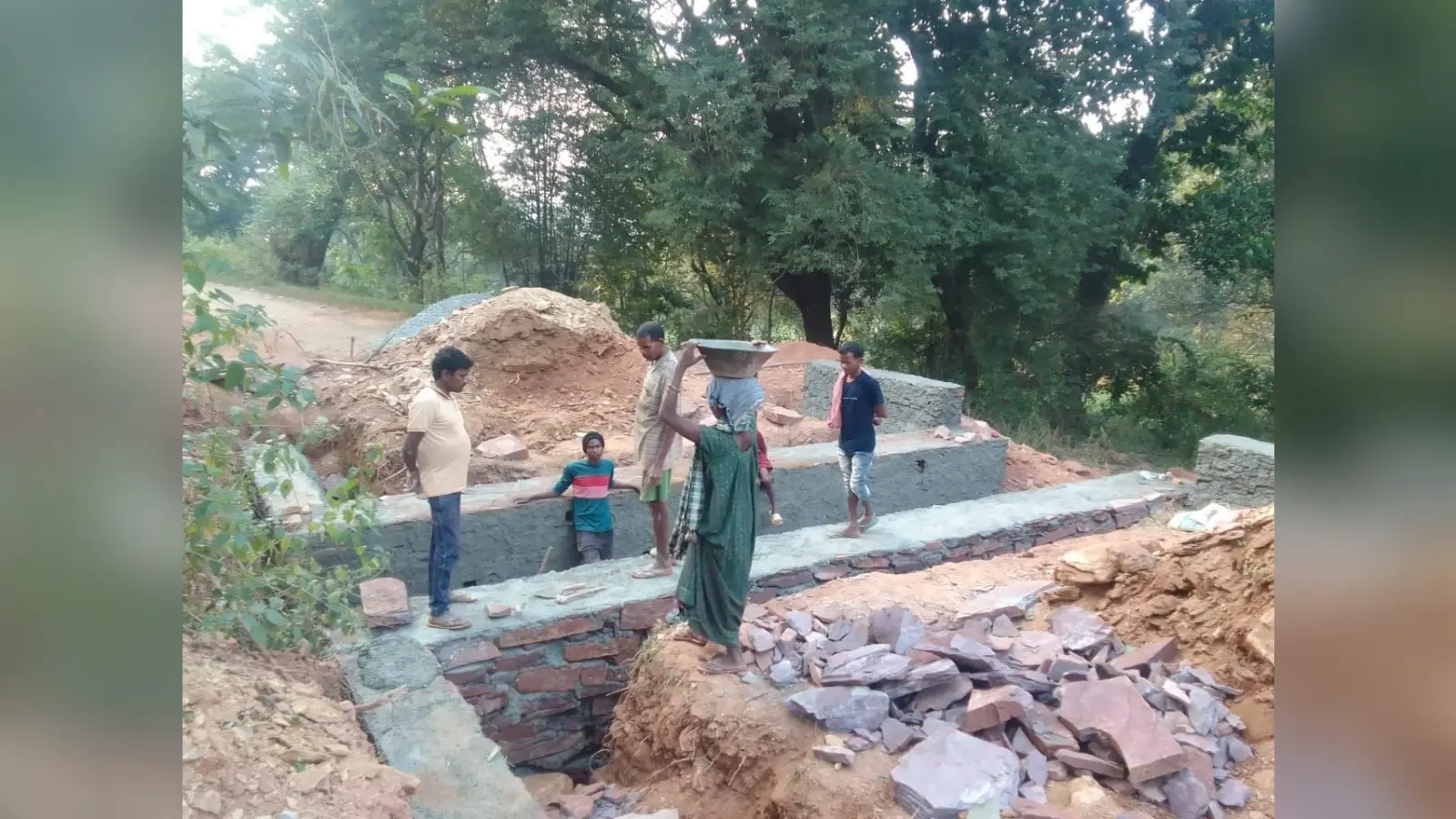पश्चिमी सिंहभूम : विकास योजनाओं में अनियमितता, उपप्रमुख व वार्ड सदस्य ने लगाया आरोप