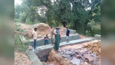 पश्चिमी सिंहभूम : विकास योजनाओं में अनियमितता, उपप्रमुख व वार्ड सदस्य ने लगाया आरोप