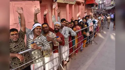 Mahashivratri 2022: महाशिवरात्रि पर काशी में उमड़ा भक्तों का जनसैलाब, इतने लाख लोगों ने किया दर्शन
