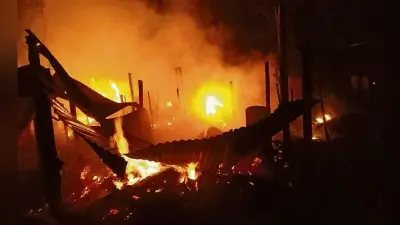 बेतिया : सिलिंडर फटा, आग से घर जले