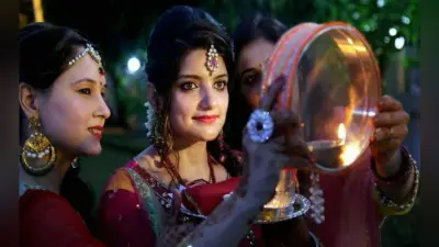 करवा चौथ शनिवार को, तैयारी में जुटीं महिलाएं, जानें पूजा का शुभ मुहूर्त