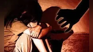 हावड़ा की युवती से गैंगरेप का मामला : पुलिस पदाधिकारी का बेटा निकला आरोपी, दो दोस्तों के साथ पकड़ाया