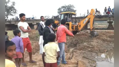 बड़कागांव : भाईचारगी व सौहार्द की मिसाल, मुस्लिमों ने बादम छठ घाट पर चलाया सफाई अभियान
