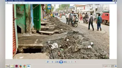 नाले का कचरा सड़क पर फैला नरक जैसे हालात